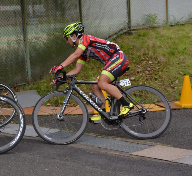 COLNAGO　「クラッシュリプレイスメント保証」スタート

COLNAGO JAPANより
万が一のアクシデントでフレームが破損した場合でも、特別価格で交換・修理が受けられる心強い保証制度がスタート
購入から10年間のフレームが対象になります　過去に購入されたフレームでファーストオーナーの方は下記から「My自転車」登録を3/31までに行って下さい（ご不明な点は店頭にてお問い合わせ下さい）

＜登録手順＞
１）SHIFTAへの会員登録をお願いします。
https://shifta.jp/
２）会員登録後、「My自転車」に商品情報/保証書の登録をお願いいたします。

詳細はこちら
https://shifta.jp/colnago/news-archive/detail/885/?page=1

＊10年前(2016)はV1-rに乗ってたのか （JBCF奈良クリテ）